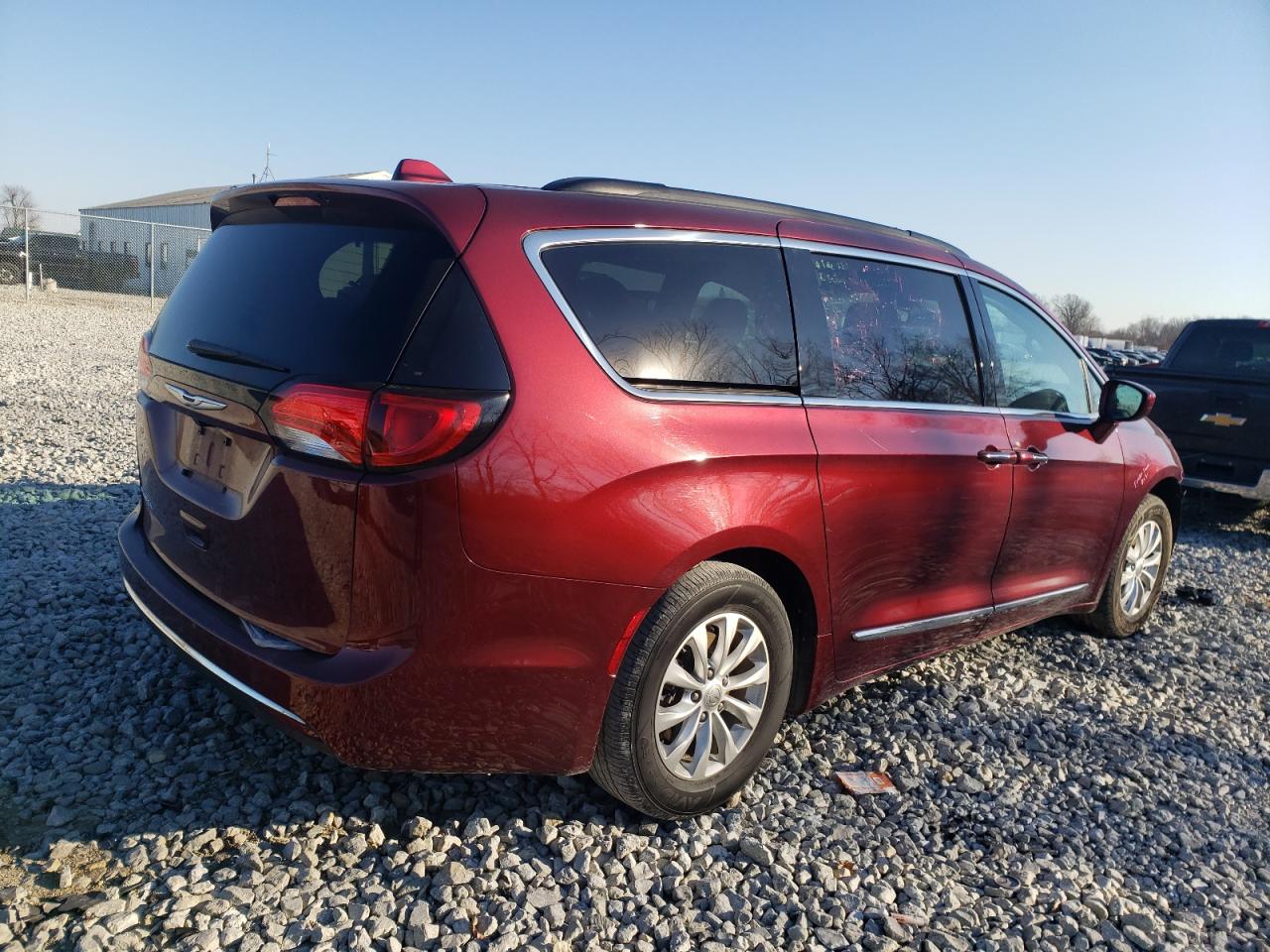 Photo 4 from auction – 2017 CHRYSLER PACIFICA T with VIN 2C4RC1BG2HR794242