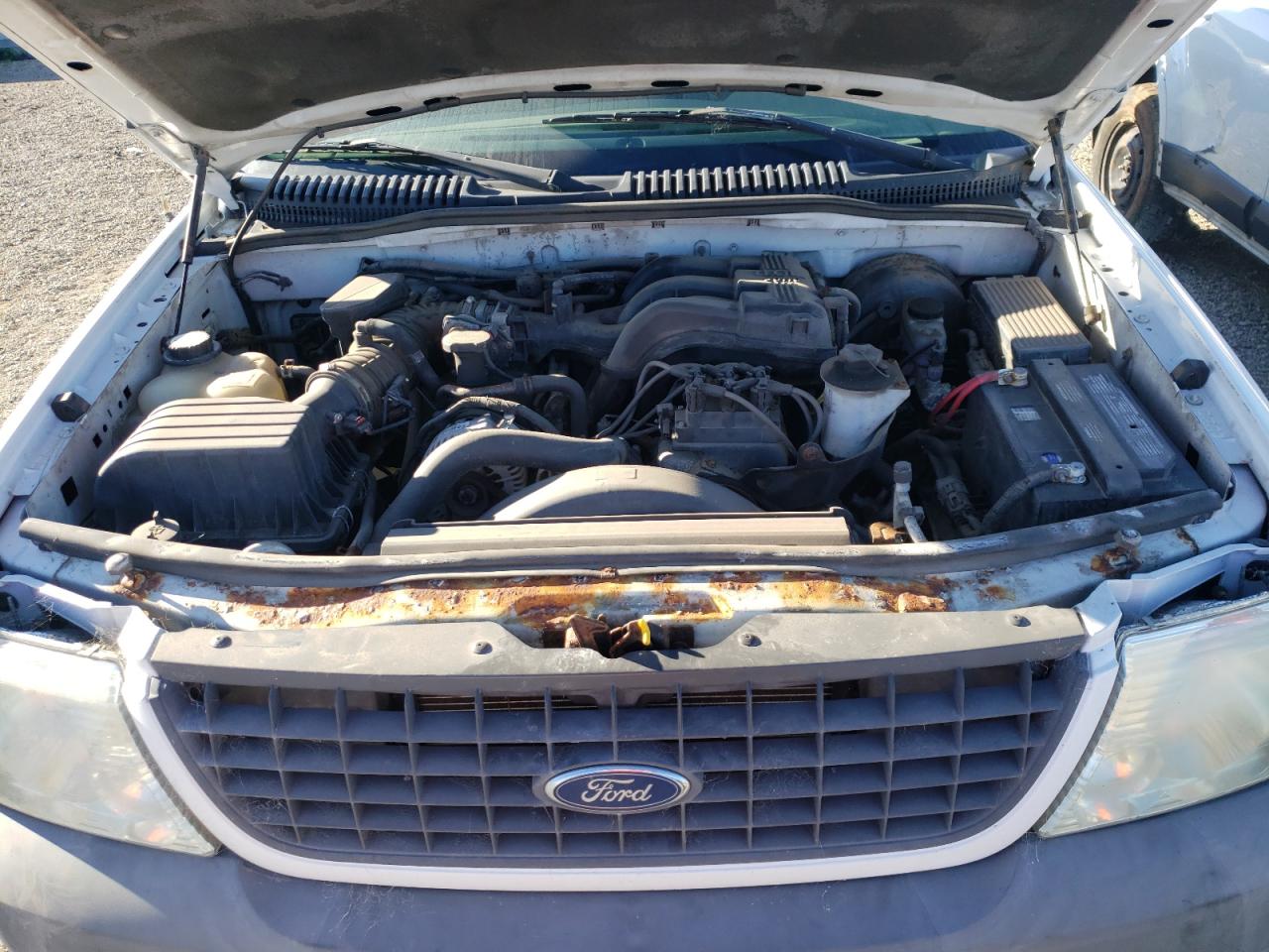 Photo 7 from auction – 2004 FORD EXPLORER X with VIN 1FMZU72K24ZA49538