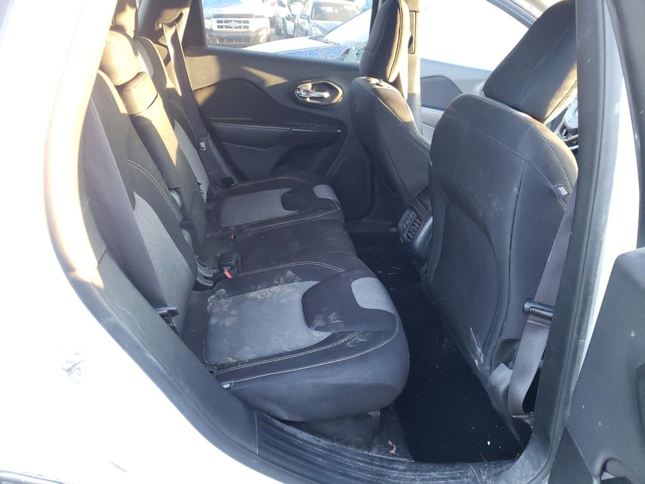 Photo 6 from auction – 2014 JEEP CHEROKEE L with VIN 1C4PJMCB0EW172470