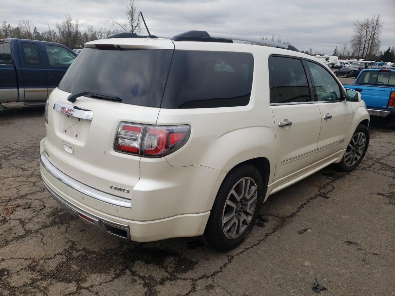 Photo 4 from auction – 2013 GMC ACADIA DEN with VIN 1GKKVTKD7DJ137064