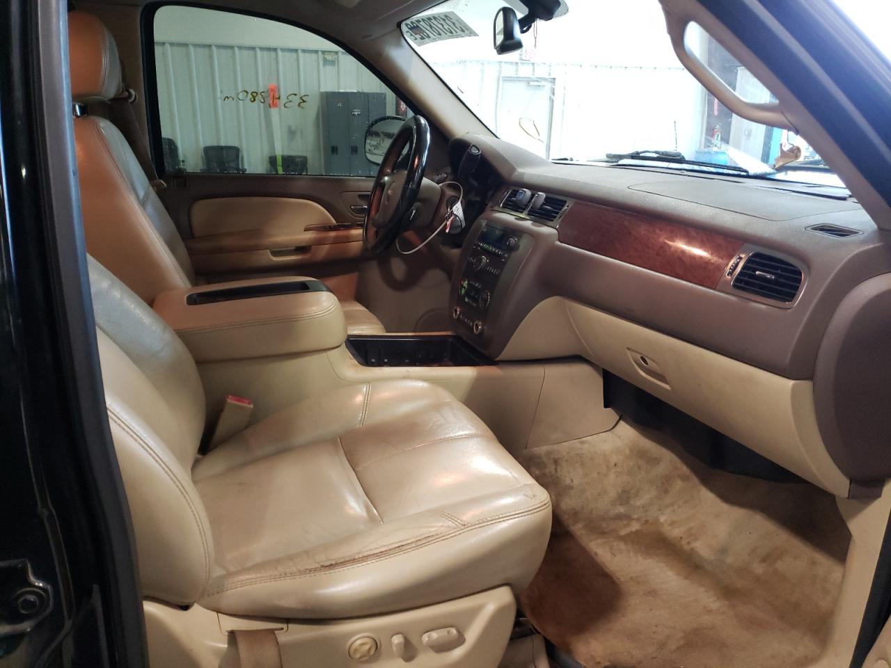 Photo 5 from auction – 2007 GMC YUKON with VIN 1GKFC13J27J144167