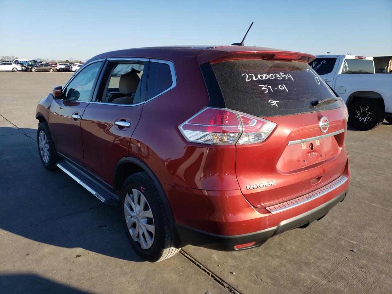 Photo 3 from auction – 2015 NISSAN ROGUE S with VIN KNMAT2MT0FP538225