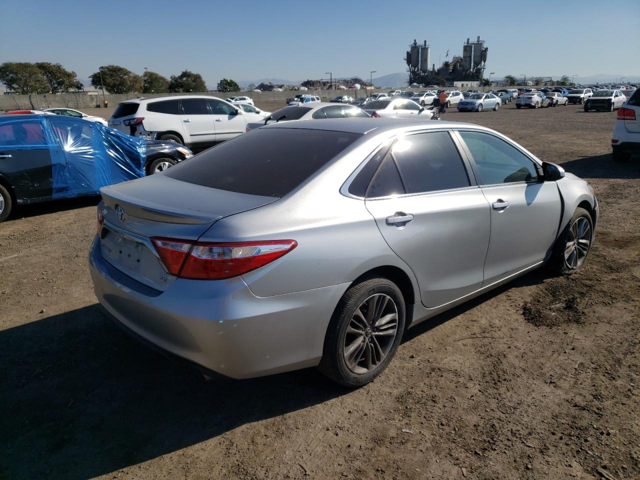 Photo 4 from auction – 2016 TOYOTA CAMRY LE with VIN 4T1BF1FK5GU582407