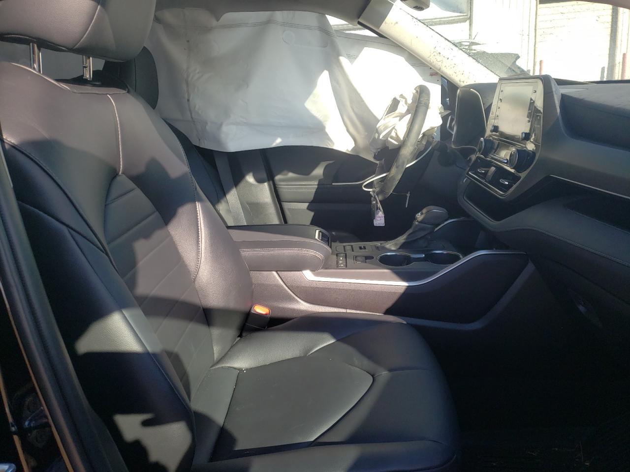 Photo 5 from auction – 2021 TOYOTA HIGHLANDER with VIN 5TDGZRBH9MS159906