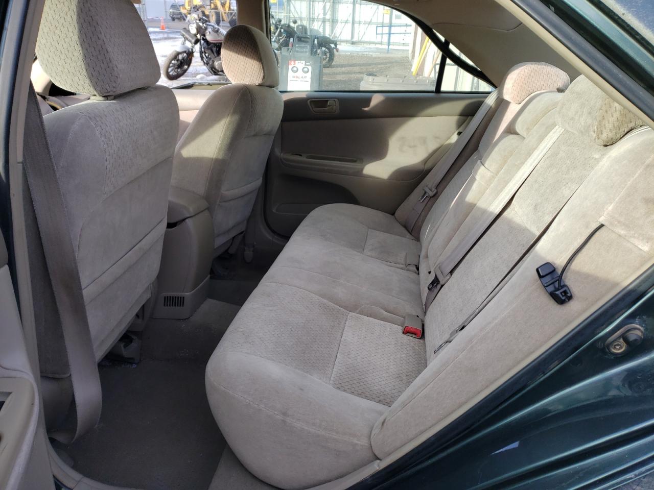 Photo 6 from auction – 2002 TOYOTA CAMRY LE with VIN 4T1BE32K02U616265