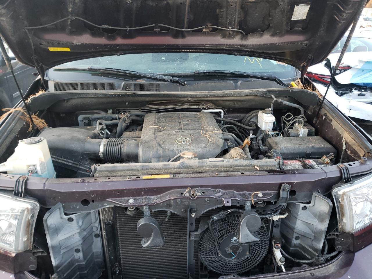 Photo 7 from auction – 2014 TOYOTA SEQUOIA SR with VIN 5TDBY5G17ES094511
