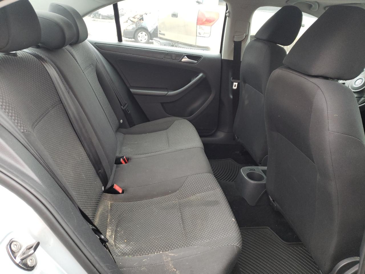 Photo 6 from auction – 2013 VOLKSWAGEN JETTA BASE with VIN 3VW2K7AJ5DM353725