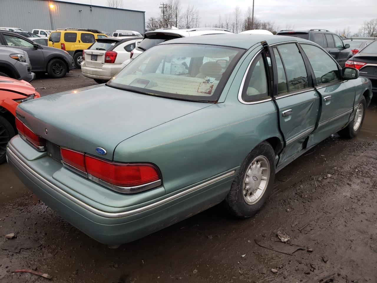Photo 4 from auction – 1997 FORD CROWN VICT with VIN 2FALP74W1VX197534