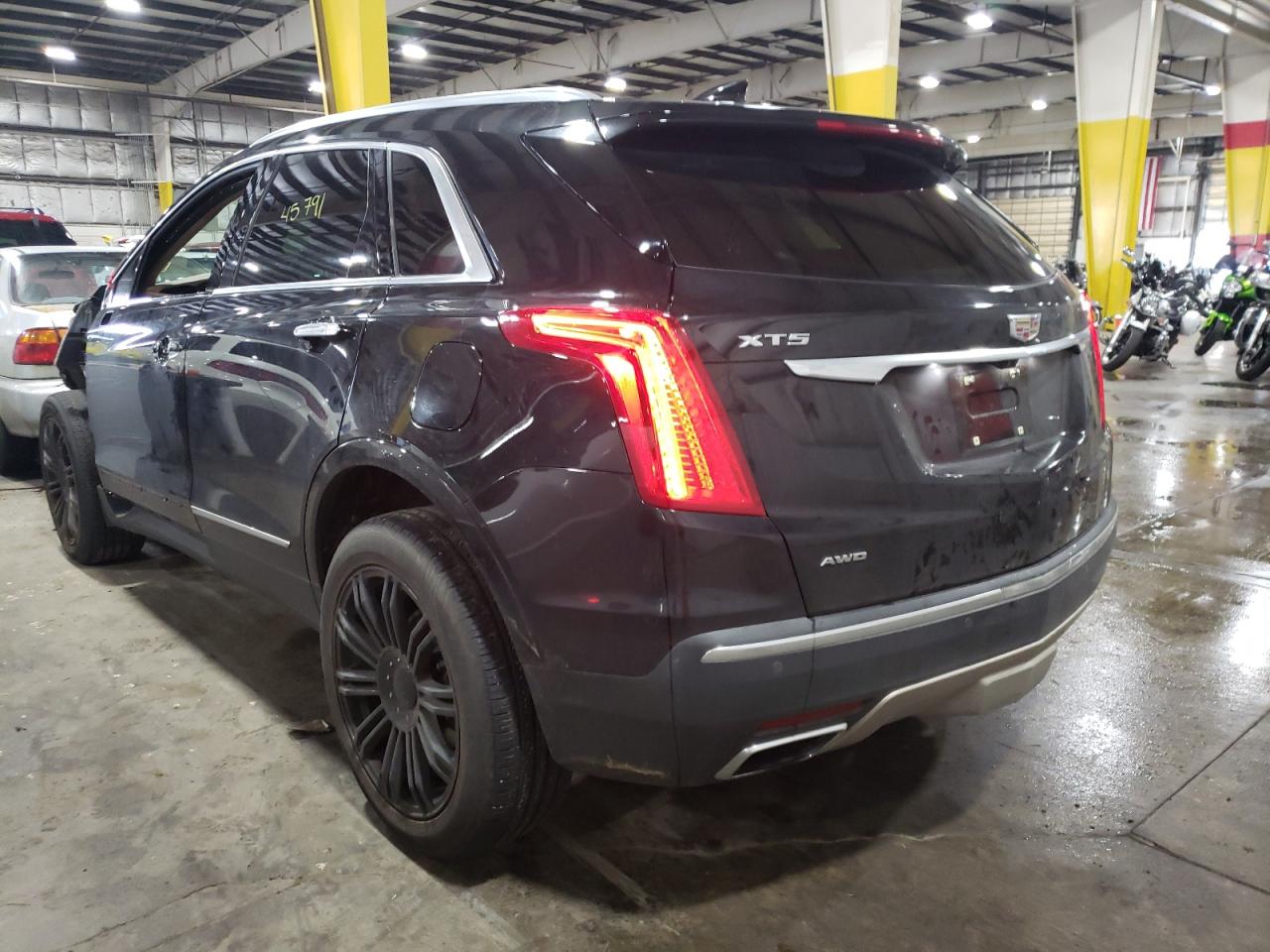 Photo 3 from auction – 2017 CADILLAC XT5 PLATIN with VIN 1GYKNFRS2HZ117873