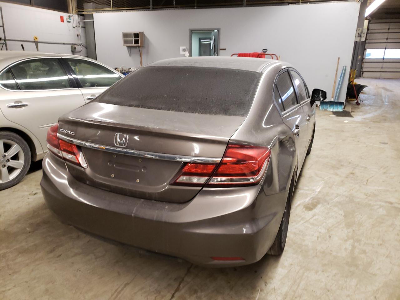 Photo 4 from auction – 2013 HONDA CIVIC with VIN 2HGFB2F50DH582249