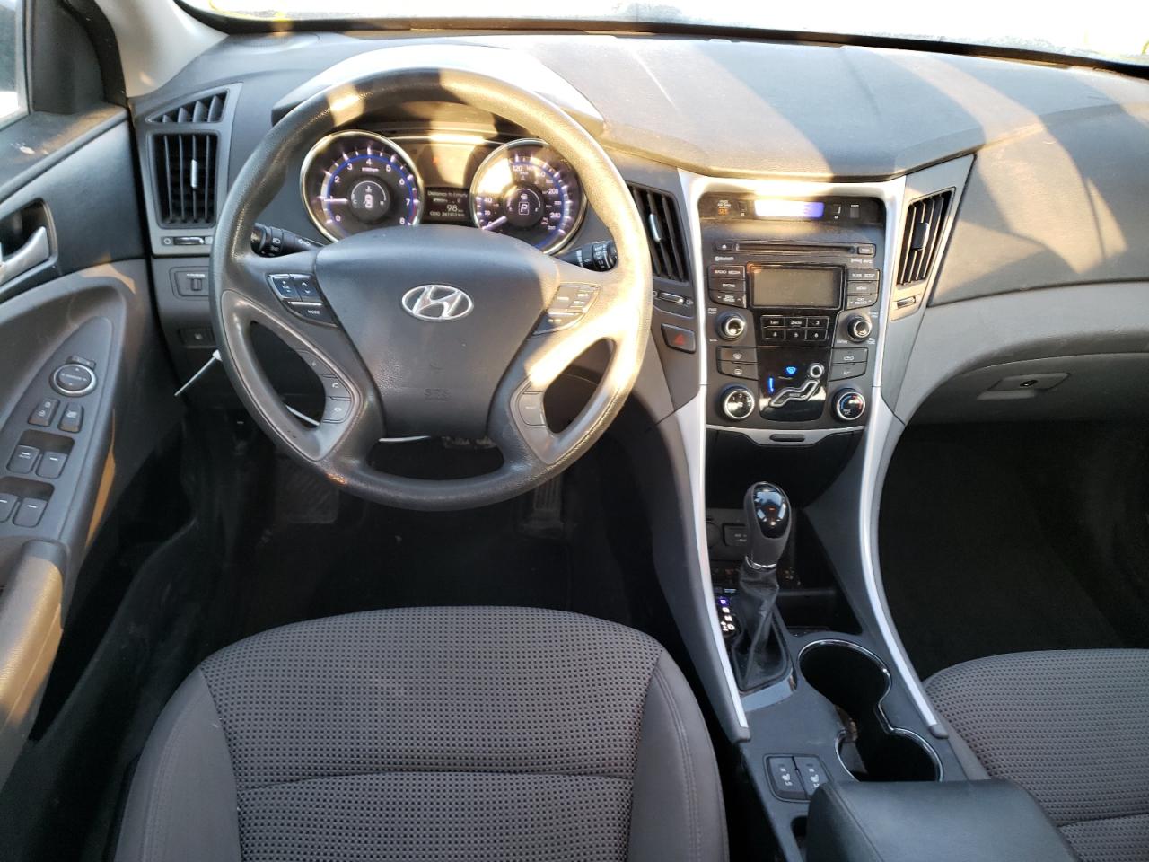 Photo 9 from auction – 2012 HYUNDAI SONATA GLS with VIN 5NPEB4AC4CH474072