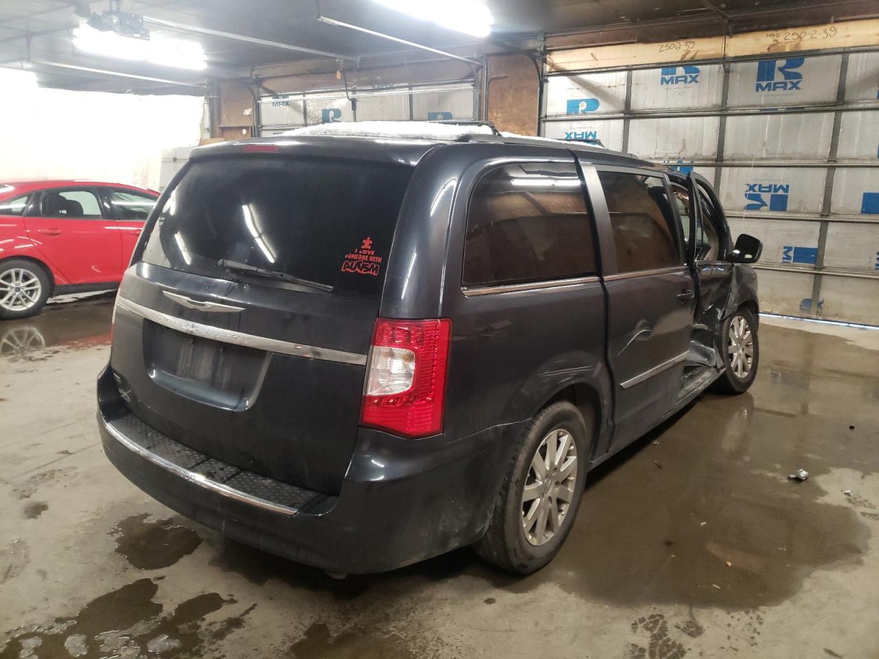 Photo 4 from auction – 2013 CHRYSLER TOWN & COU with VIN 2C4RC1BG2DR775801