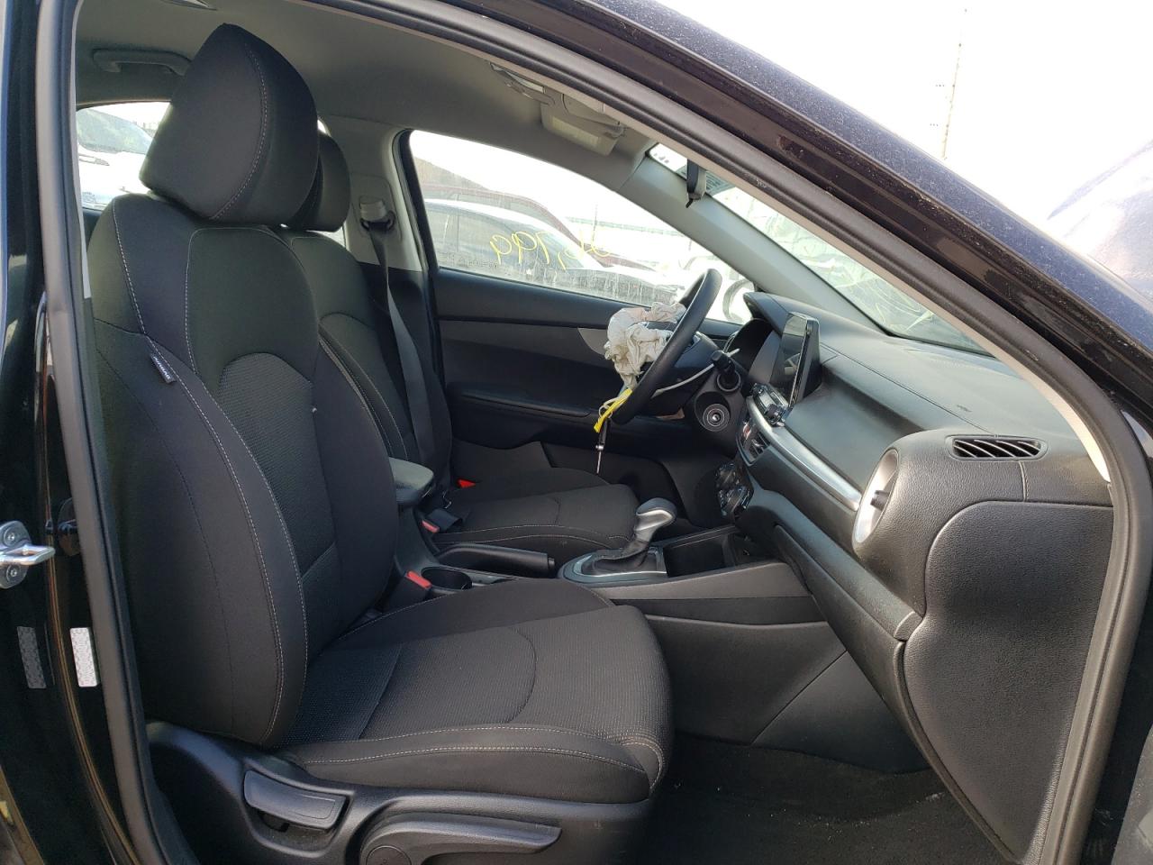 Photo 5 from auction – 2019 KIA FORTE FE with VIN 3KPF24AD4KE089644