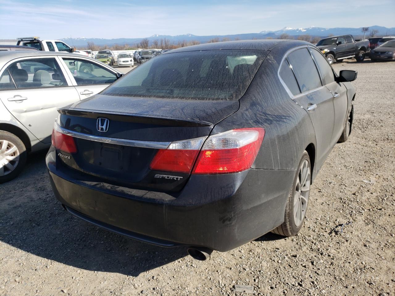 Photo 4 from auction – 2015 HONDA ACCORD SPO with VIN 1HGCR2F59FA239018