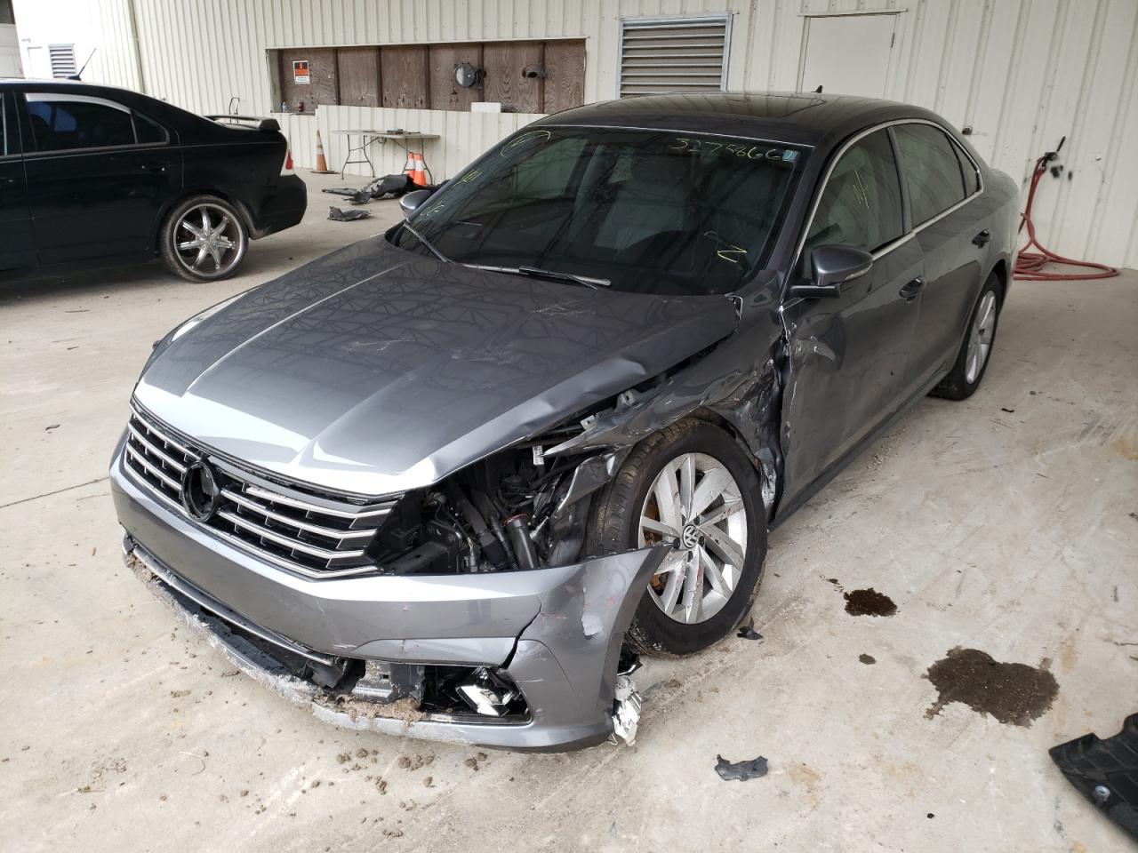 Photo 2 from auction – 2018 VOLKSWAGEN PASSAT SE with VIN 1VWBA7A35JC033290
