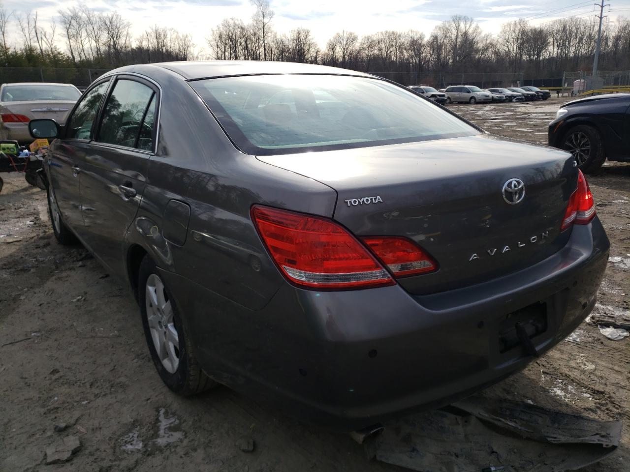 Photo 3 from auction – 2005 TOYOTA AVALON with VIN 4T1BK36B75U023204