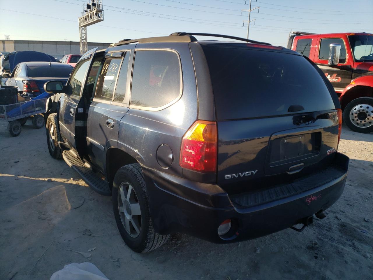 Photo 3 from auction – 2007 GMC ENVOY with VIN 1GKDT13S972194588