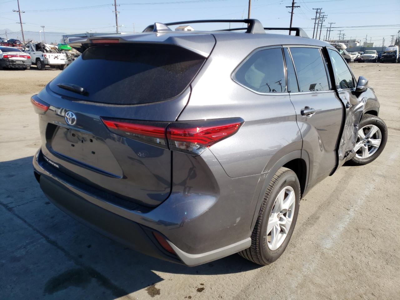 Photo 4 from auction – 2021 TOYOTA HIGHLANDER with VIN 5TDCZRAH7MS528312