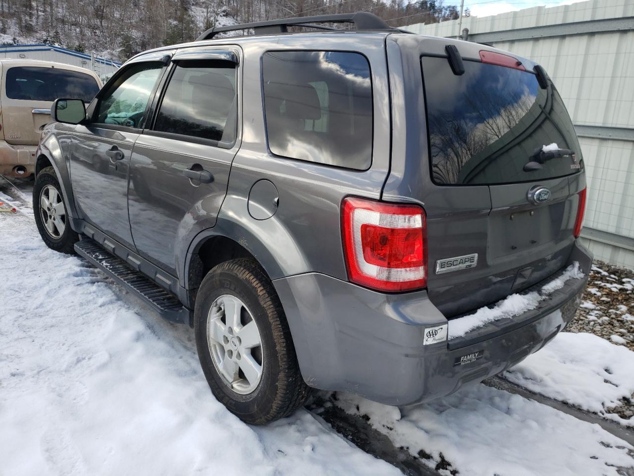 Photo 3 from auction – 2011 FORD ESCAPE XLT with VIN 1FMCU0D73BKC40588