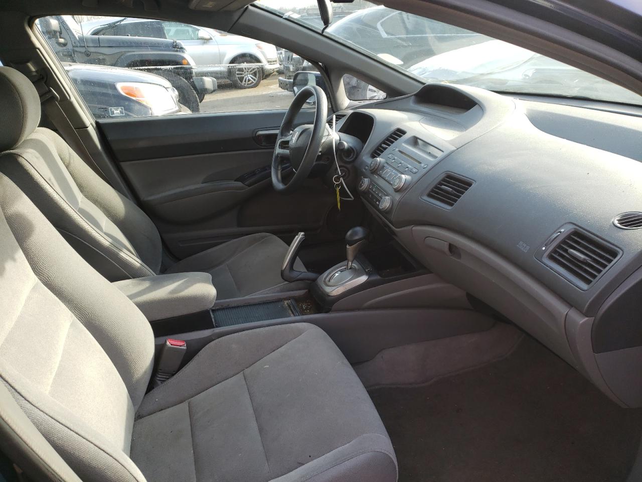 Photo 5 from auction – 2007 HONDA CIVIC LX with VIN 2HGFA16547H503330