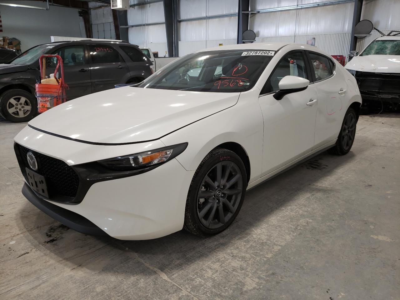 Photo 2 from auction – 2020 MAZDA 3 with VIN JM1BPBLM1L1169568