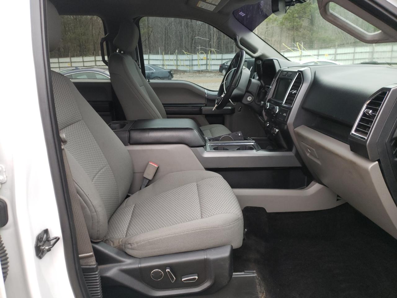 Photo 5 from auction – 2016 FORD F150 SUPER with VIN 1FTEW1EG0GFD31510