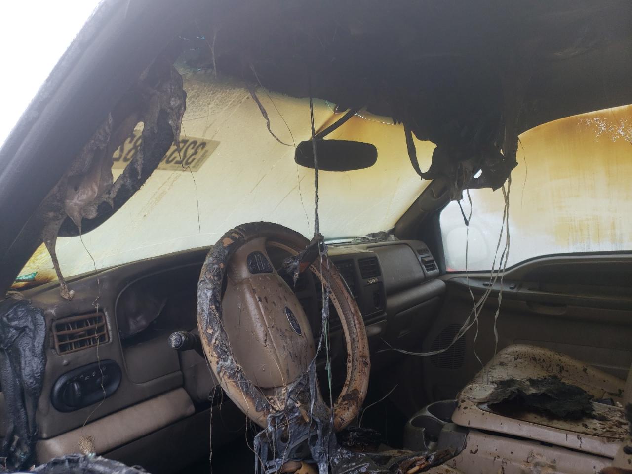 Photo 10 from auction – 2004 FORD EXCURSION with VIN 1FMSU43PX4EC36396