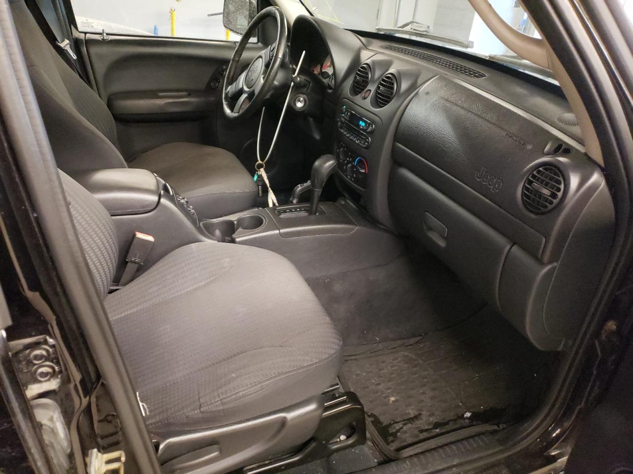 Photo 5 from auction – 2003 JEEP LIBERTY SP with VIN 1J4GL48K03W708117