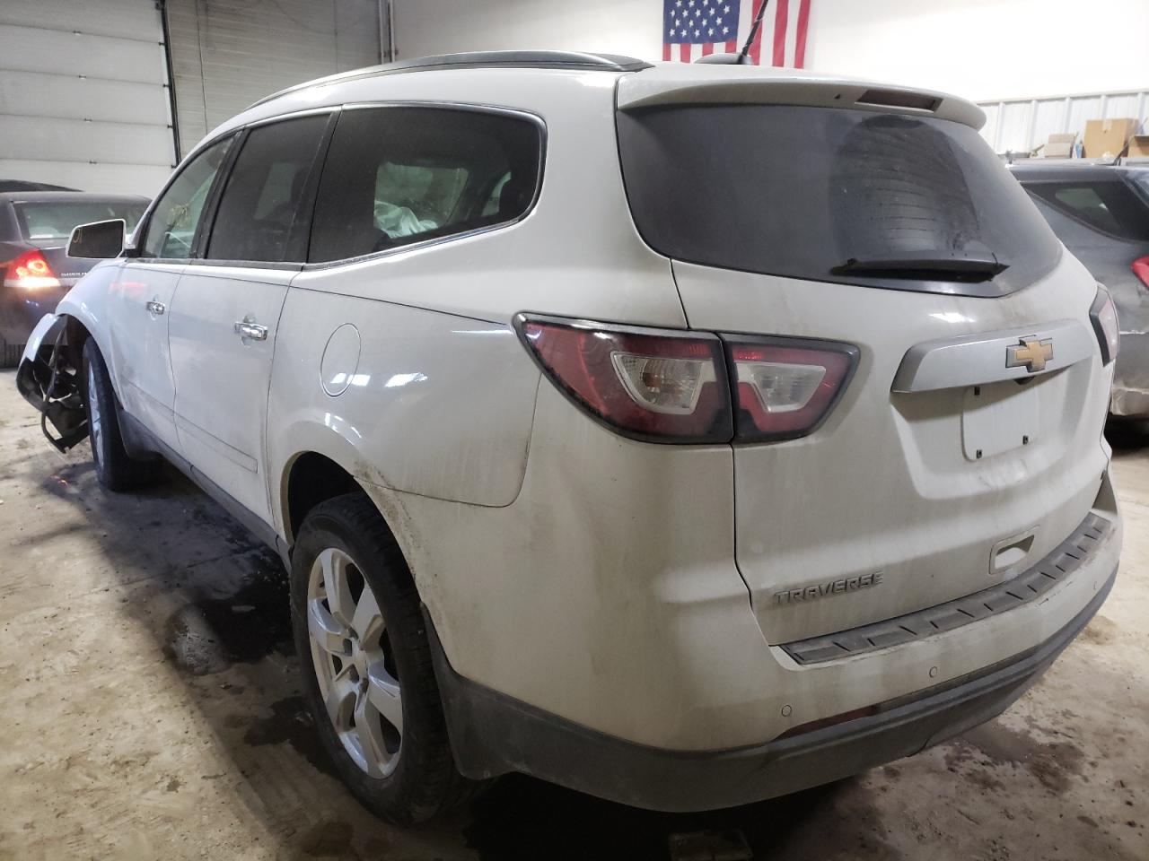 Photo 3 from auction – 2017 CHEVROLET TRAVERSE L with VIN 1GNKRGKD3HJ309885
