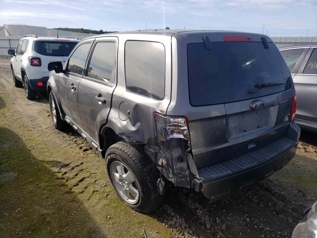 Photo 3 from auction – 2011 FORD ESCAPE XLT with VIN 1FMCU0D75BKB40816