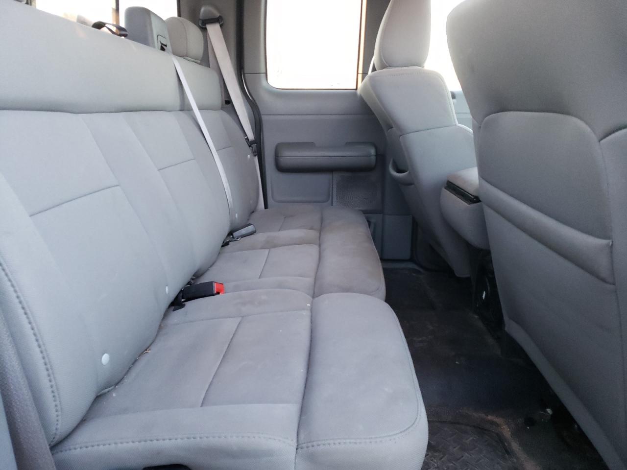 Photo 6 from auction – 2005 FORD F150 with VIN 1FTRX14W75FA77931