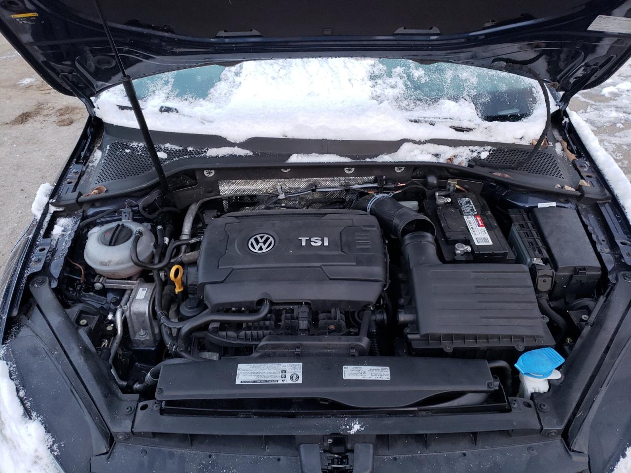 Photo 7 from auction – 2017 VOLKSWAGEN GOLF S with VIN 3VW217AU2HM073439