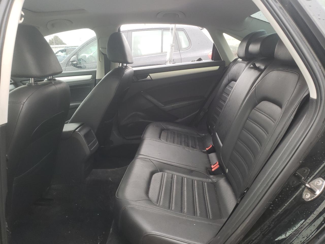 Photo 6 from auction – 2012 VOLKSWAGEN PASSAT SE with VIN 1VWBM7A32CC051787