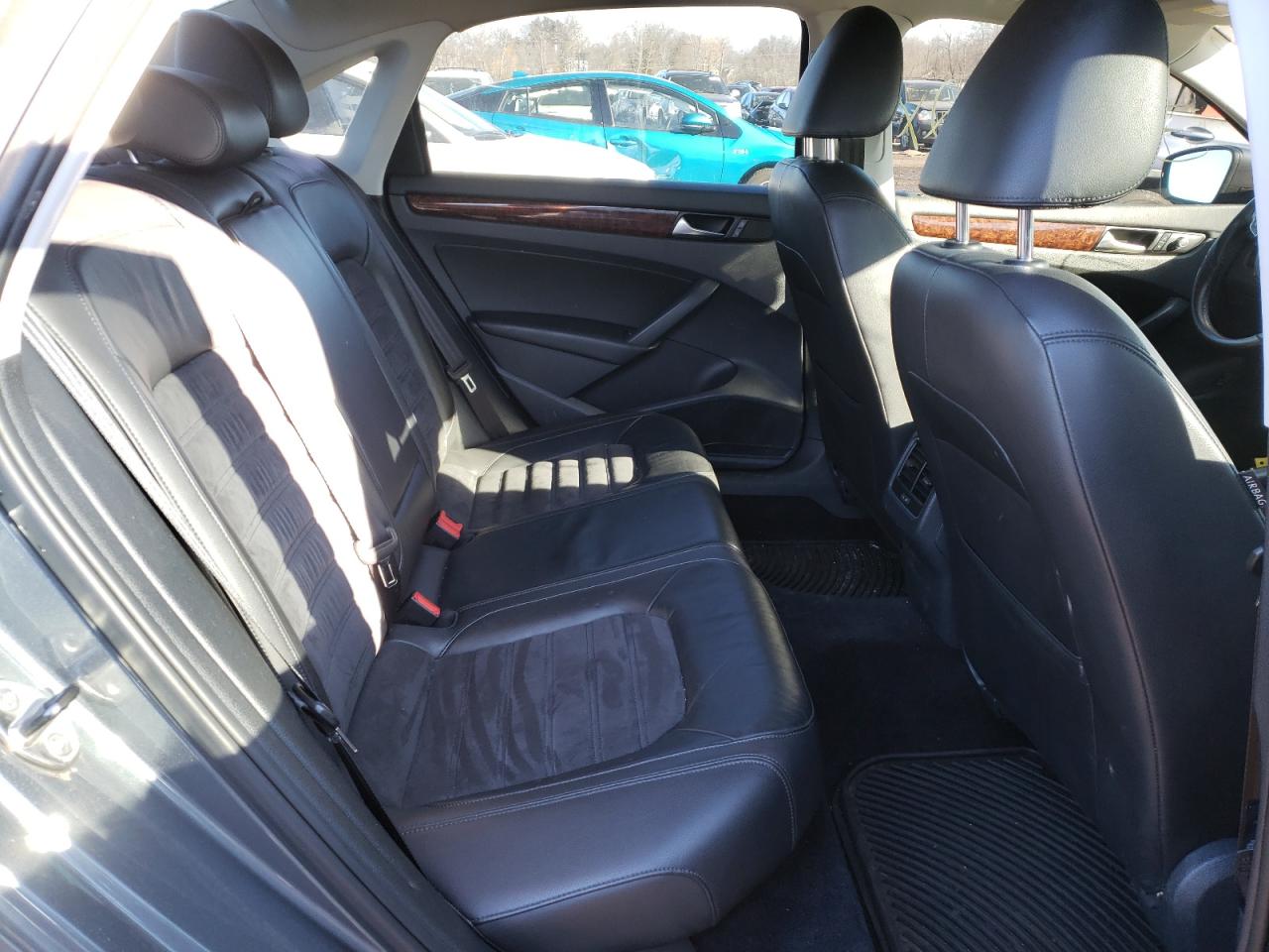 Photo 6 from auction – 2013 VOLKSWAGEN PASSAT SEL with VIN 1VWCN7A3XDC136296