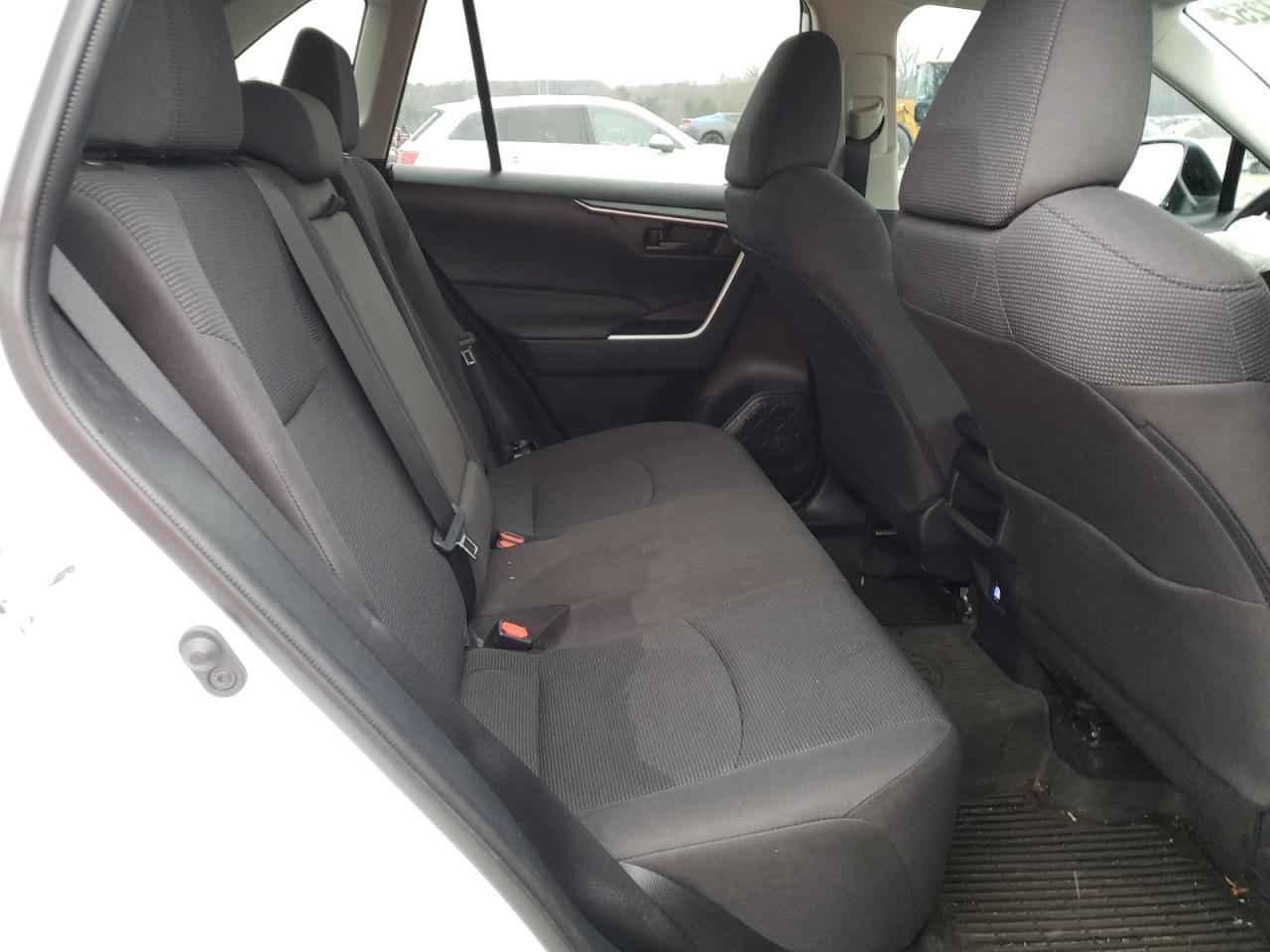 Photo 6 from auction – 2021 TOYOTA RAV4 LE with VIN 2T3K1RFVXMC116483