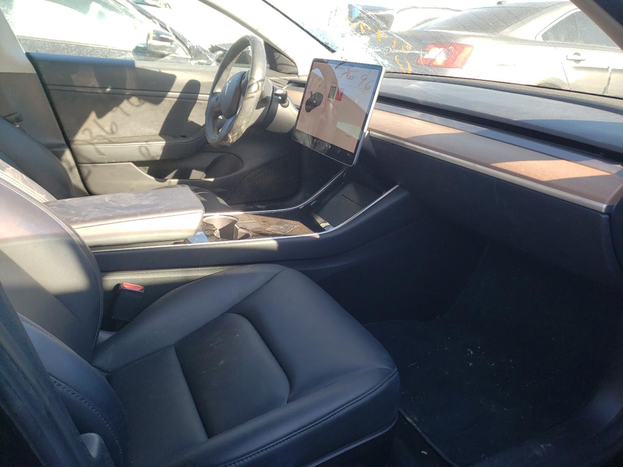Photo 5 from auction – 2018 TESLA MODEL 3 with VIN 5YJ3E1EA6JF151997