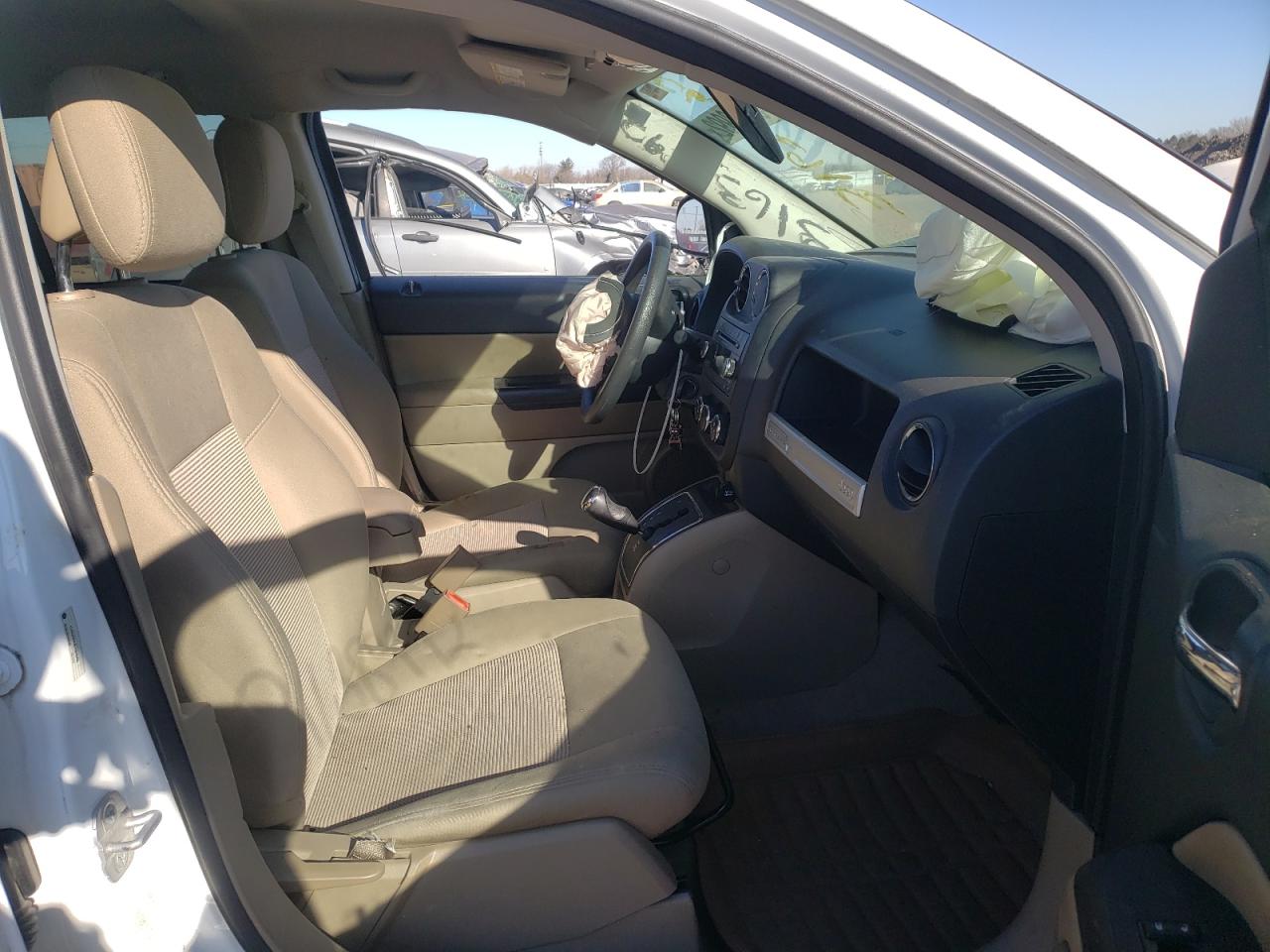 Photo 5 from auction – 2014 JEEP COMPASS SP with VIN 1C4NJCBA4ED829468