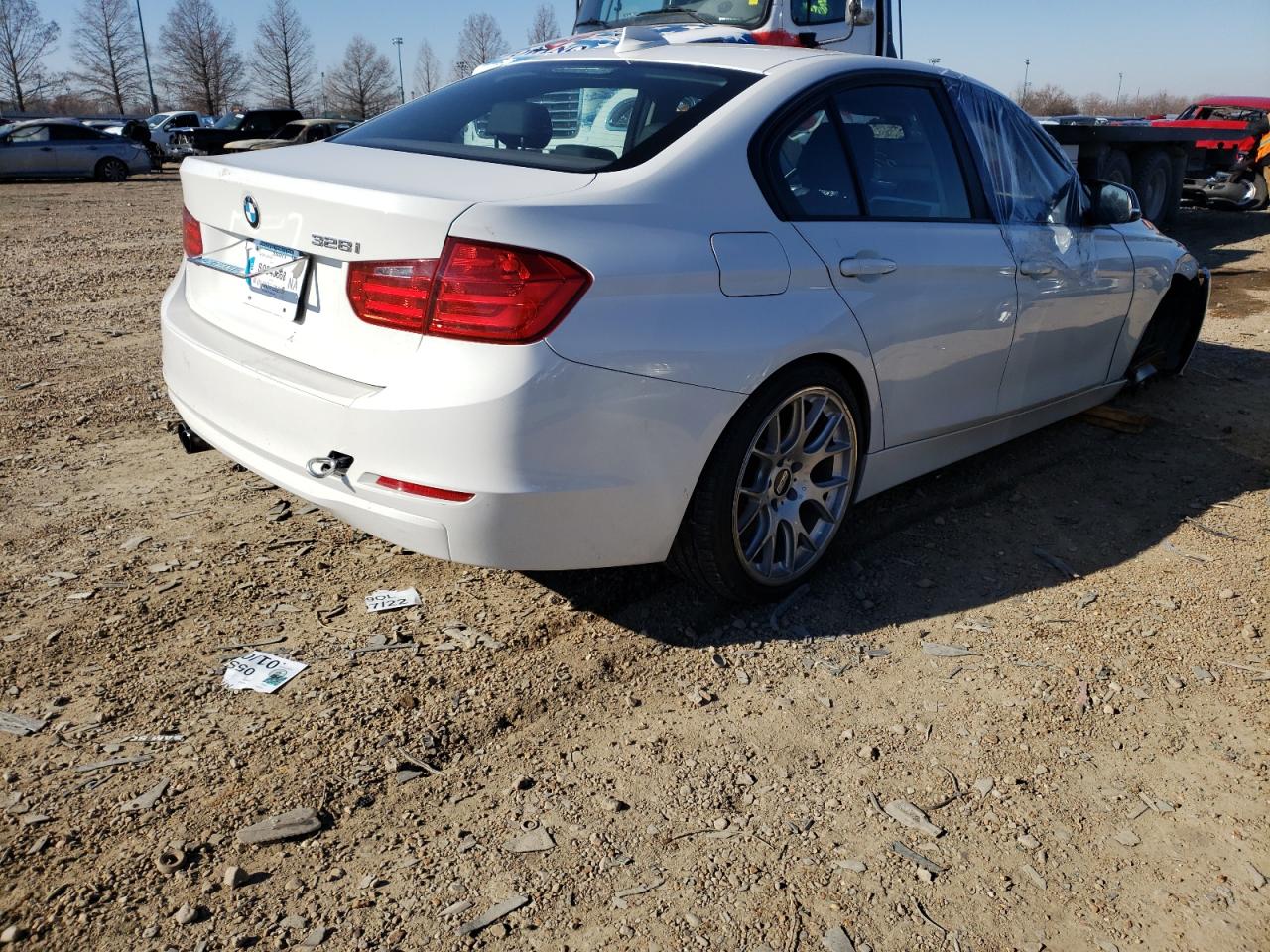 Photo 4 from auction – 2012 BMW 328 I with VIN WBA3A5C57CF341957