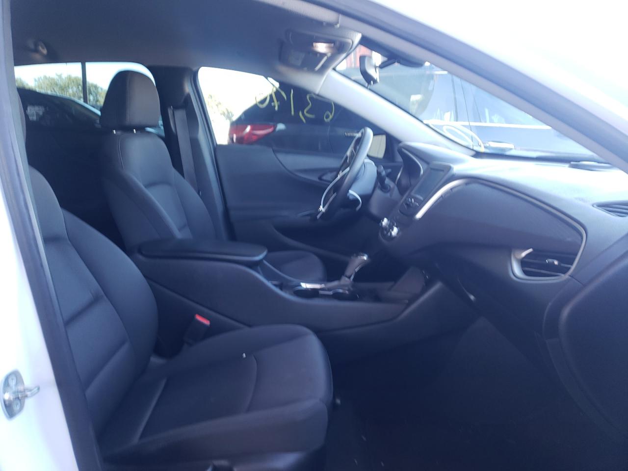Photo 5 from auction – 2018 CHEVROLET MALIBU LS with VIN 1G1ZB5ST9JF118982
