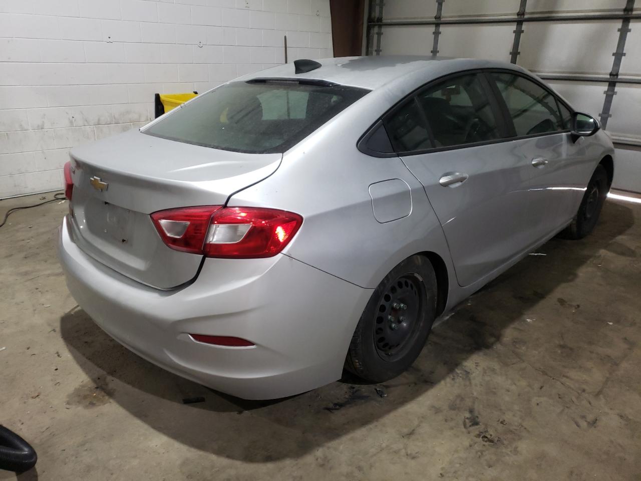 Photo 4 from auction – 2017 CHEVROLET CRUZE LS with VIN 1G1BC5SM4H7196016