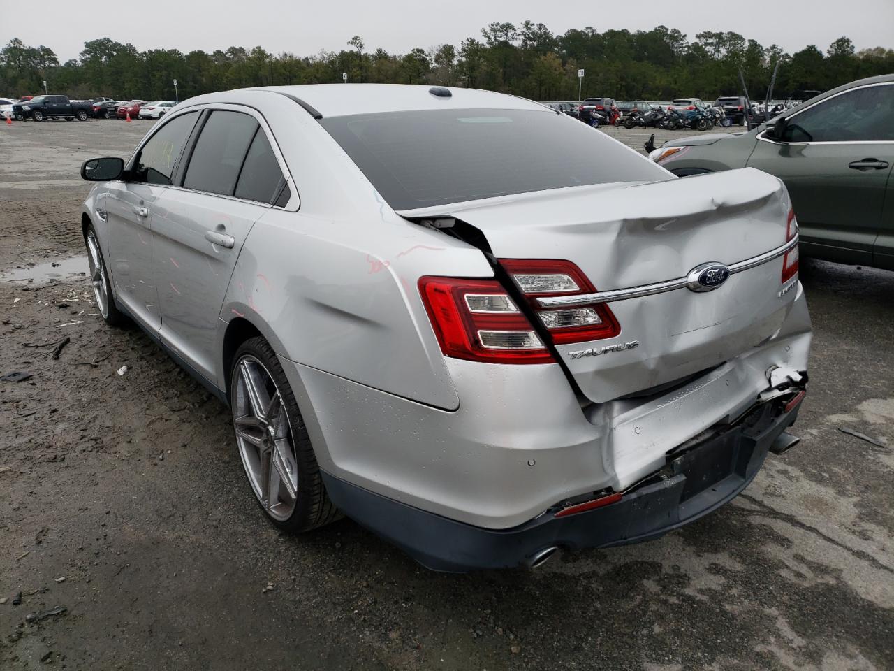 Photo 3 from auction – 2015 FORD TAURUS LIM with VIN 1FAHP2F85FG104707
