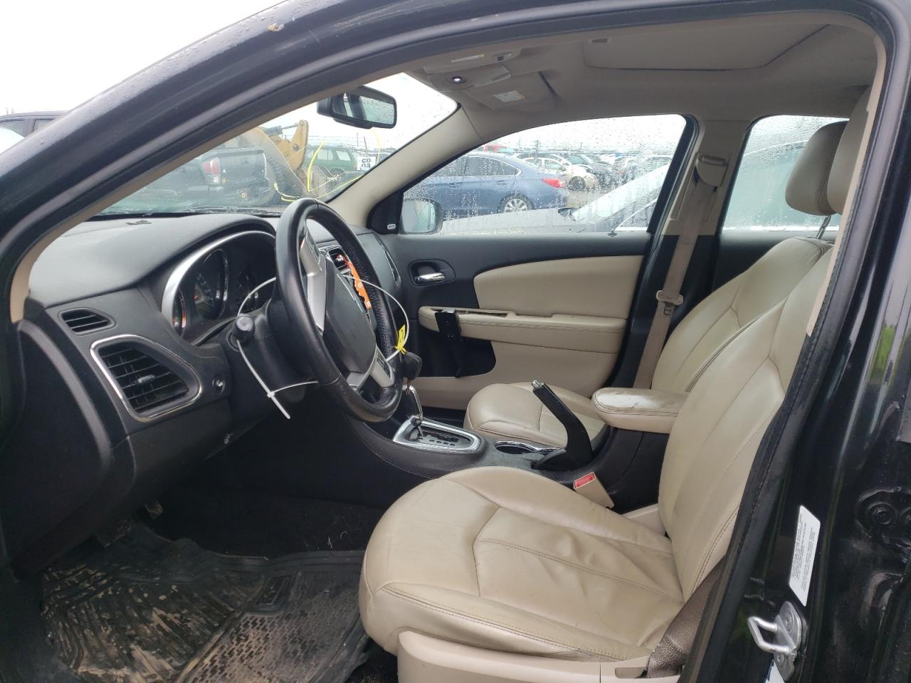 Photo 5 from auction – 2011 CHRYSLER 200 LIMITE with VIN 1C3BC2FG4BN520079