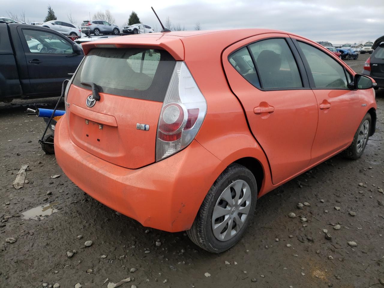 Photo 4 from auction – 2014 TOYOTA PRIUS C with VIN JTDKDTB39E1062360