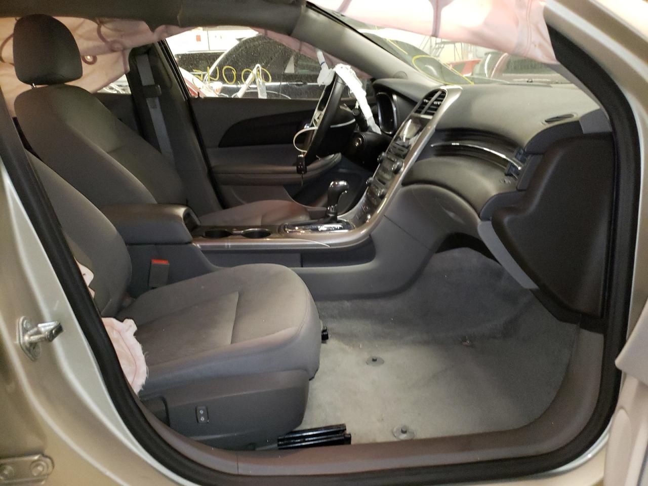 Photo 5 from auction – 2013 CHEVROLET MALIBU LS with VIN 1G11B5SA6DF142978