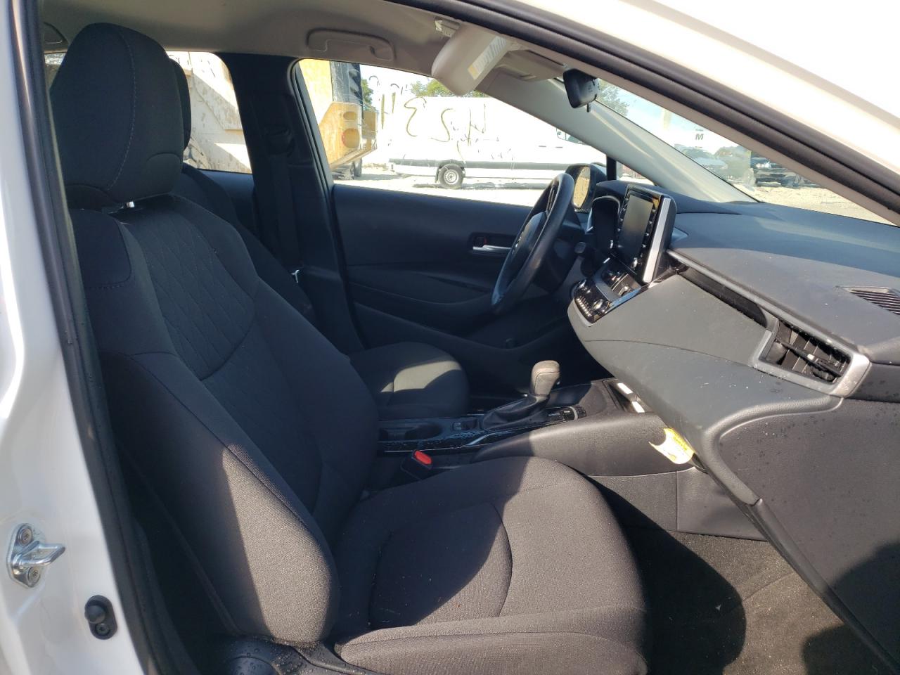 Photo 5 from auction – 2021 TOYOTA COROLLA LE with VIN 5YFEPMAE2MP270569