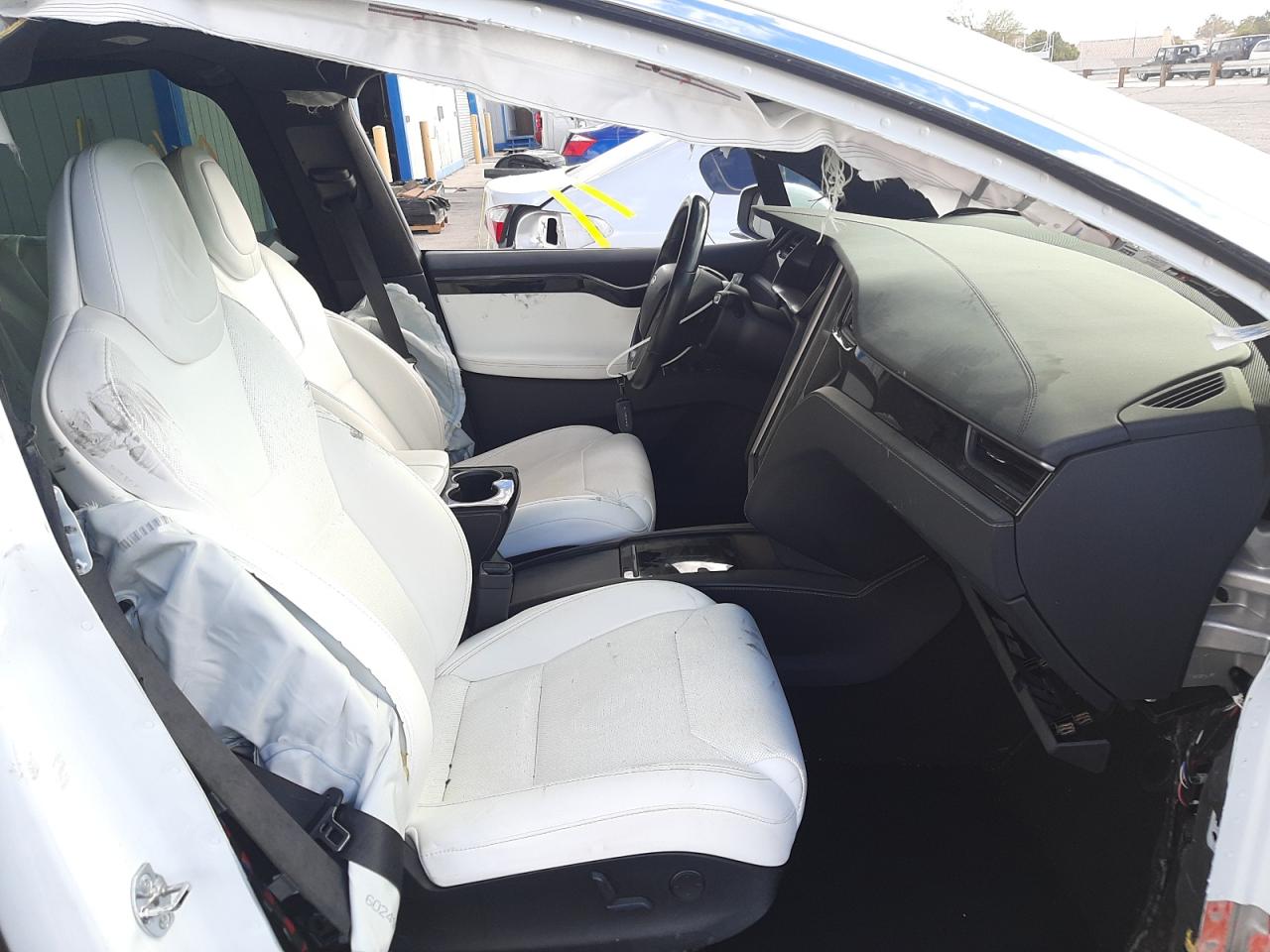 Photo 5 from auction – 2018 TESLA MODEL X with VIN 5YJXCBE48JF123562