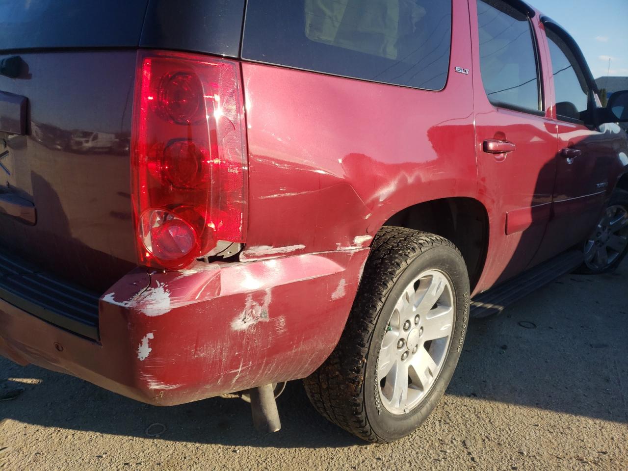 Photo 9 from auction – 2007 GMC YUKON with VIN 1GKFK13017J174030