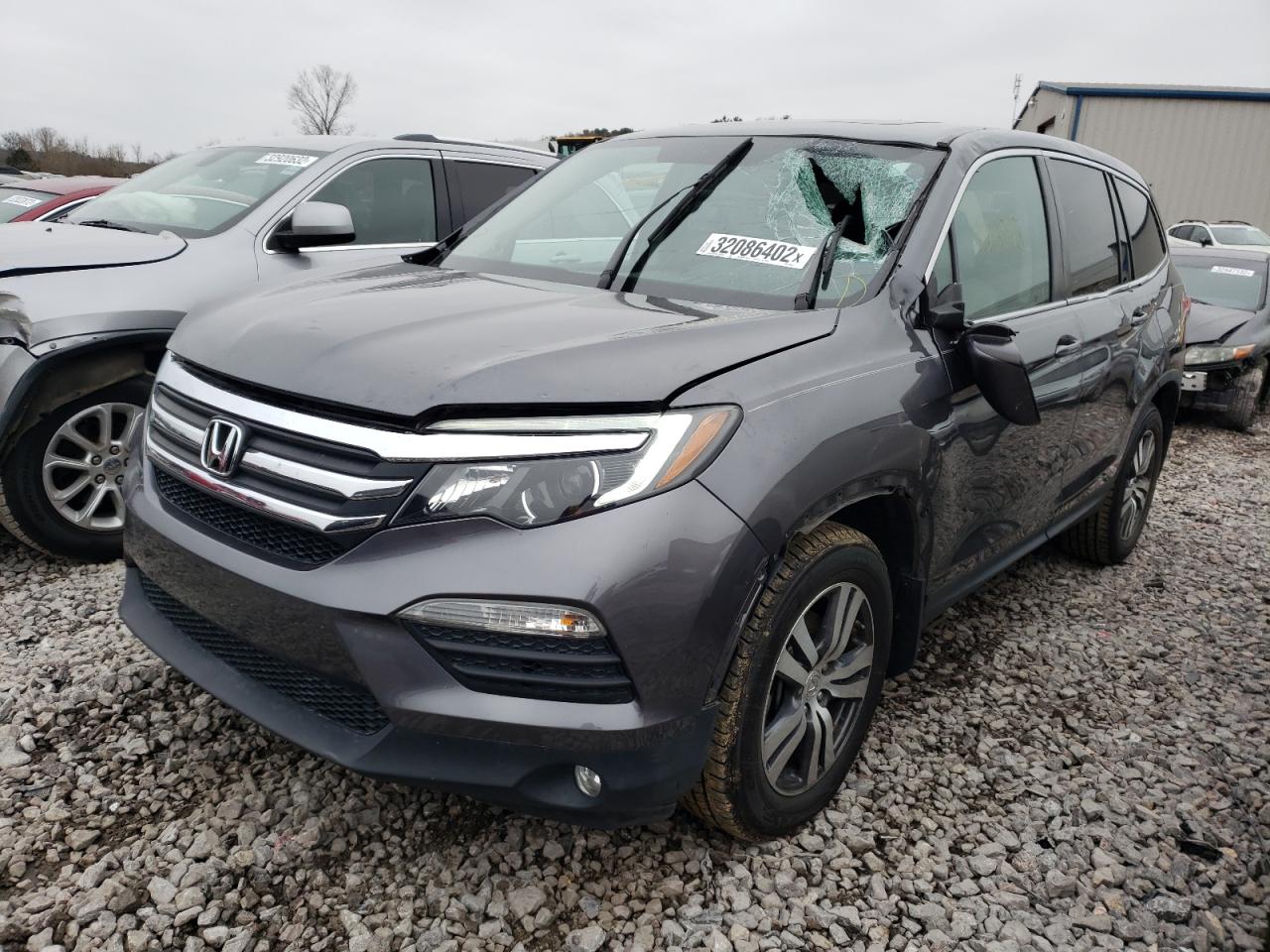 Photo 2 from auction – 2017 HONDA PILOT EXL with VIN 5FNYF5H59HB005676