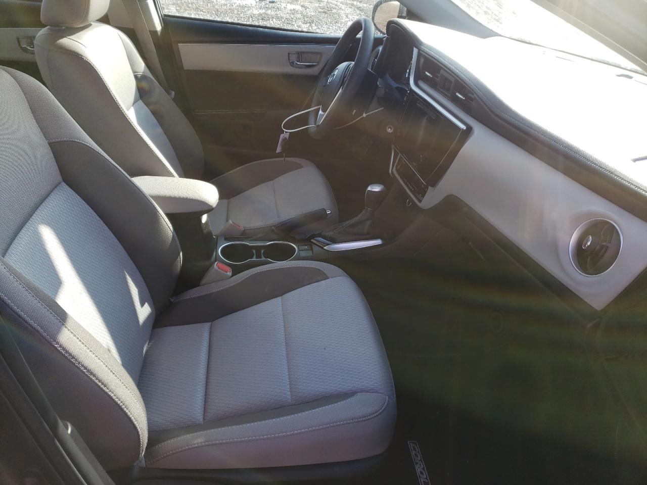 Photo 5 from auction – 2018 TOYOTA COROLLA L with VIN 5YFBURHE9JP834860