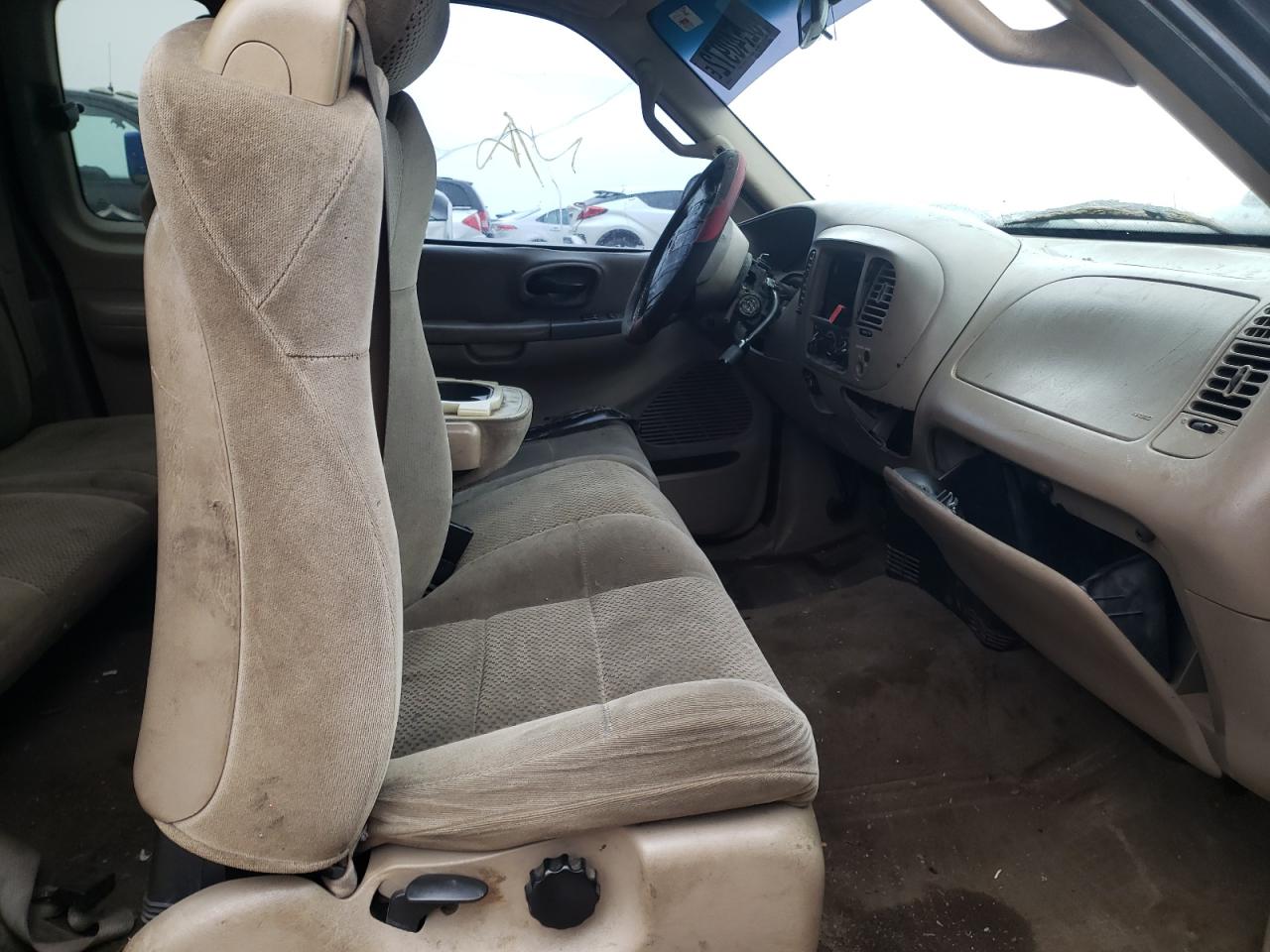Photo 5 from auction – 2001 FORD F150 with VIN 1FTRX17W91NA44263